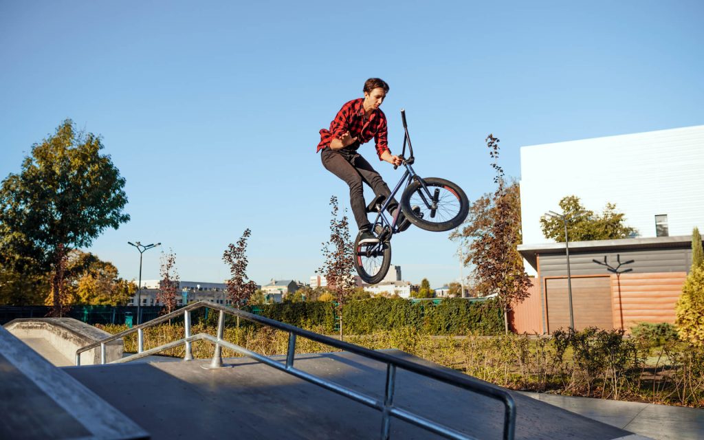 male-bmx-biker-jump-in-action-skatepark-2021-08-30-09-30-06-utc.jpg